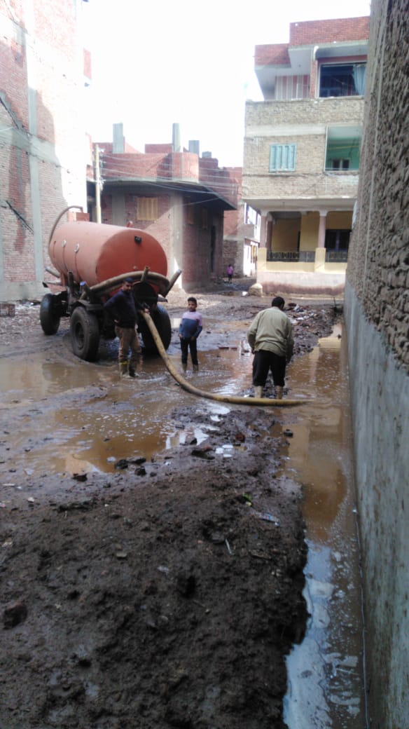 شفط مياه الأمطار من شوارع القليوبية (11)