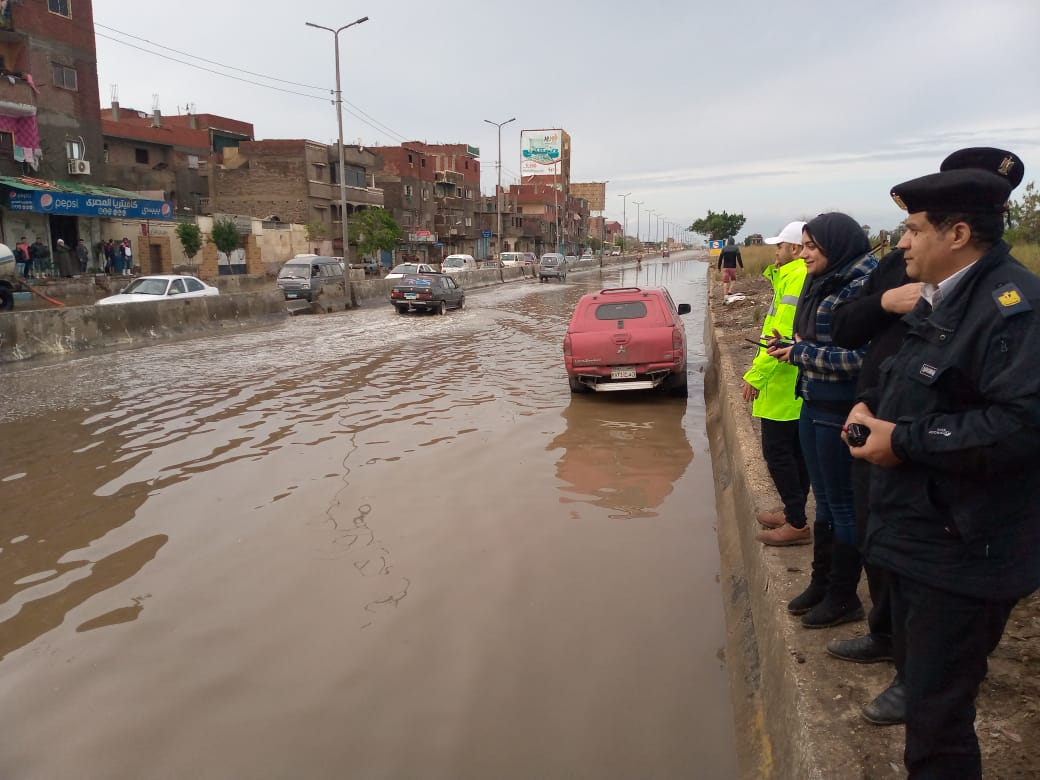 شفط مياه الأمطار من شوارع القليوبية (2)