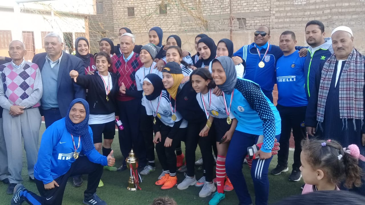 فريق كرة القدم النسائية بمركز شباب البرجاية بالمنيا (2)