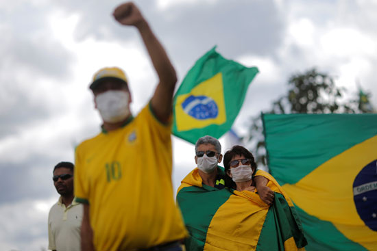 مظاهرة فى البرازيل خوفا من كورونا