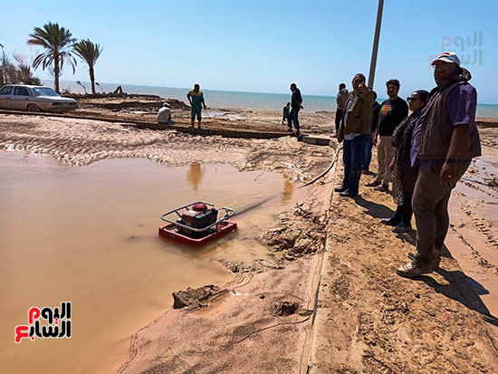 نائب محافظ جنوب سيناء تتابع إزالة آثار الطقس السيئ وفتح الطرق الرئيسية (2)