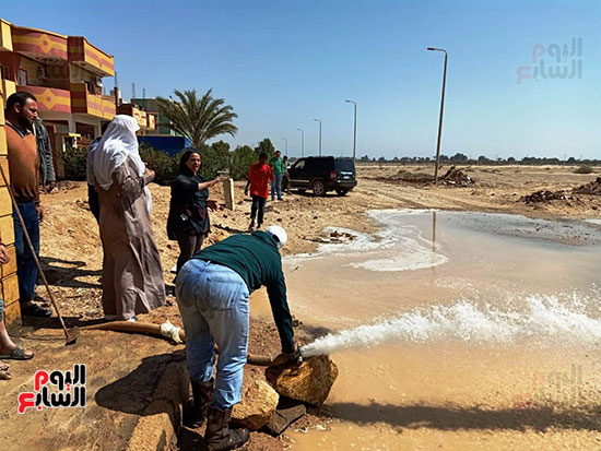 نائب محافظ جنوب سيناء تتابع إزالة آثار الطقس السيئ وفتح الطرق الرئيسية (18)