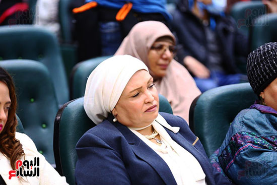 الأمهات المثاليات