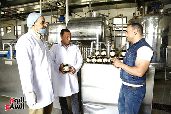 أكبر خط إنتاج مميكن لإنتاج عسل البلح النقى (1)