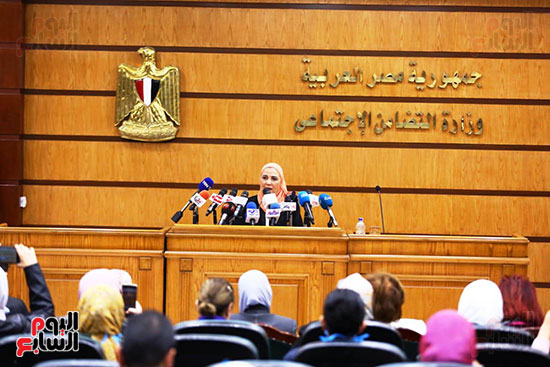 نيفين القباج وزيرة التضامن الاجتماعى