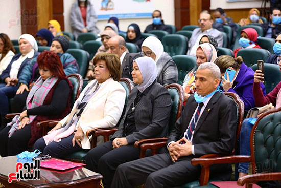 الحضور خلال مؤتمر إعلان الأم المثالية