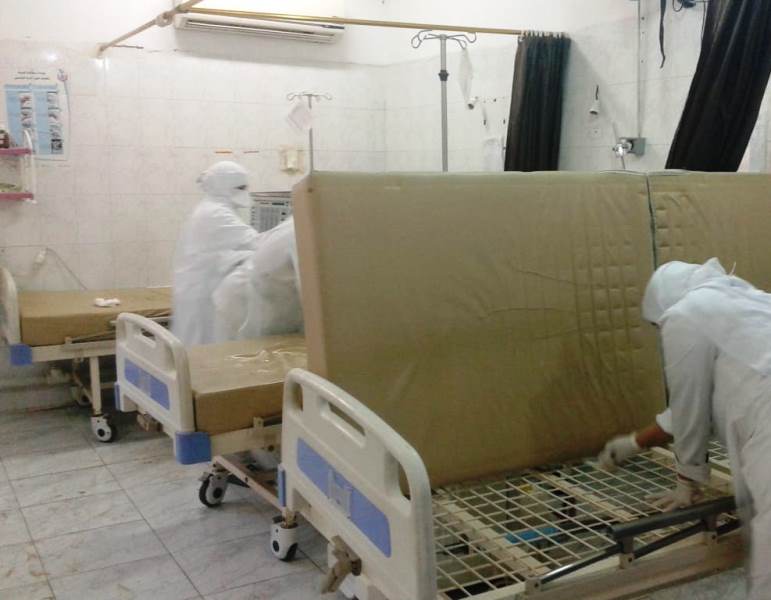 تعقيم مستشفى الصدر والحميات بالزقازيق احترازيا من الفيروسات (6)