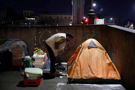 خيمة شخص بلا مأوى