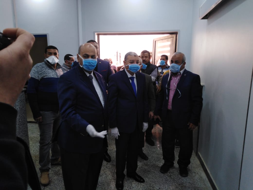 محافظ المنيا ورئيس الجامعة يتفقدان مبنى الطوارئ ومستشفى الكبد  (5)