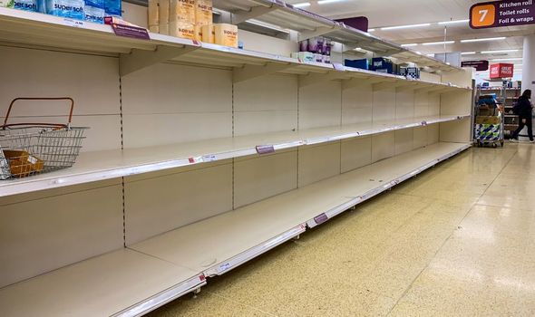 Coronavirus-supermarkets-panic-buying-2369274