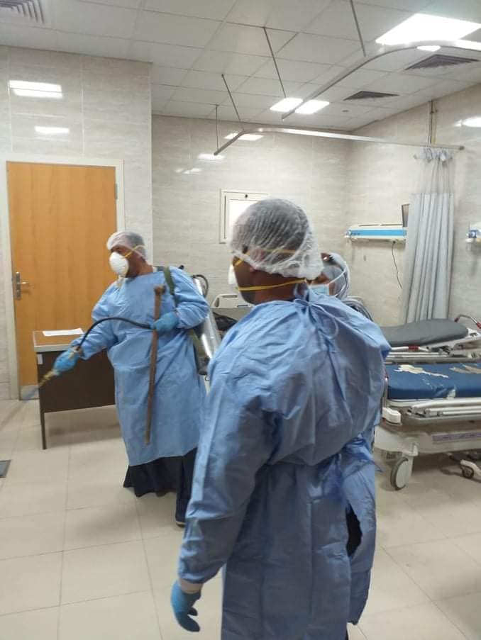 مستشفى الأقصر العام تطهر وتعقم كافة الأقسام عبر فريق مكافحة العدوى (4)
