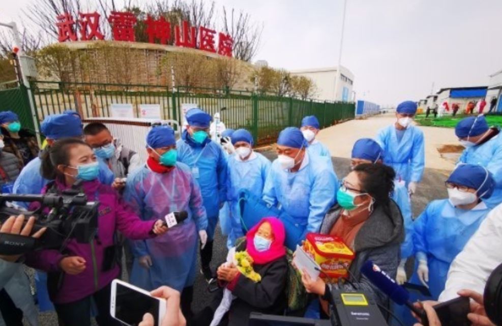 شفاء أكبر مصابة بفيروس كورونا في الصين  (1)