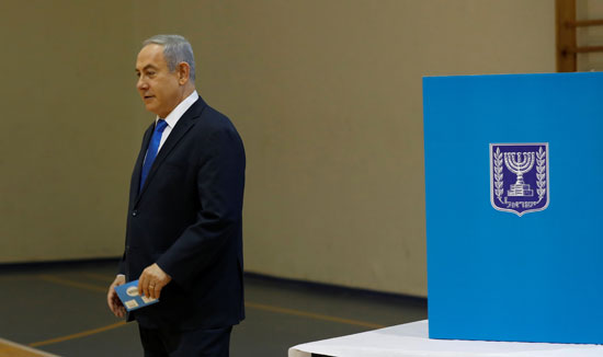 رئيس-الوزراء-الإسرائيلى-بنيامين-نتنياهو-يدلى-بصوته