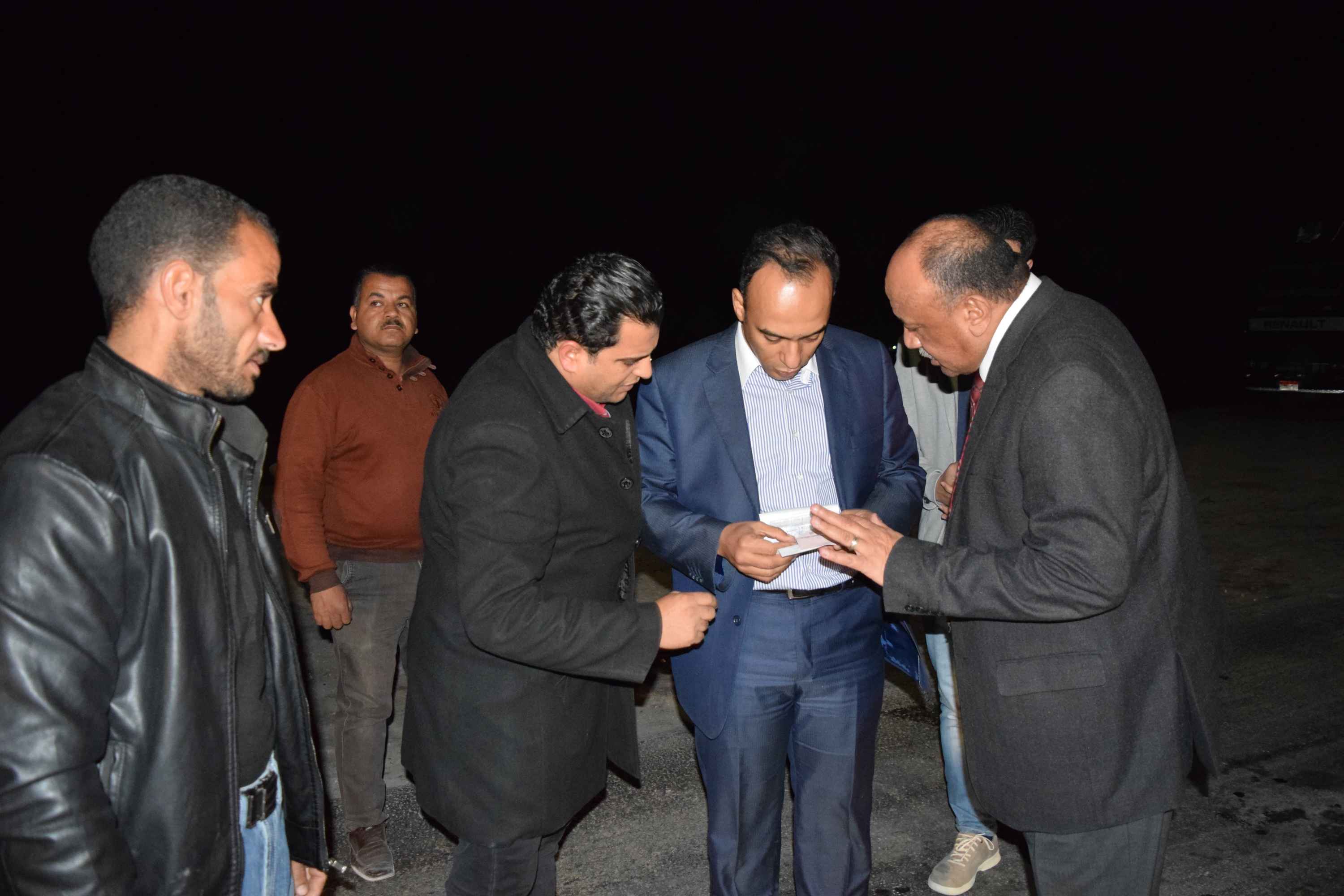 نائب محافظ المنيا يتابع تحصيل رسوم السيارات  (4)