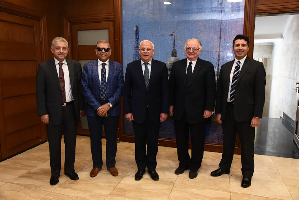 محافظ بورسعيد يستقبل بيرو دوناتو رئيس الجالية الإيطالية بمصر (4)