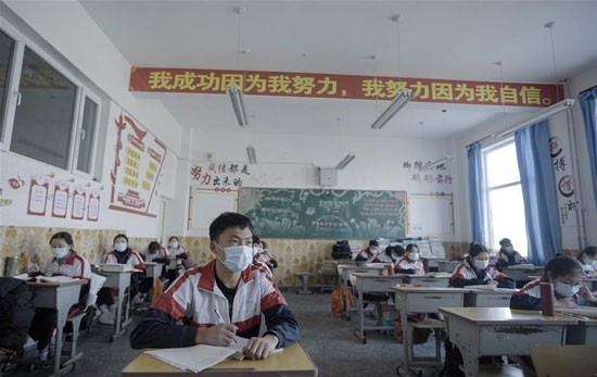 عودة نشاط التعليم في مدارس الصين بعد السيطرة على كورونا
