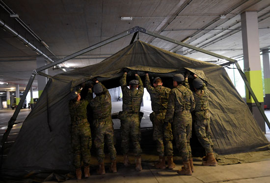 مخيم يشيده الجيش لاستقبال المصابيين