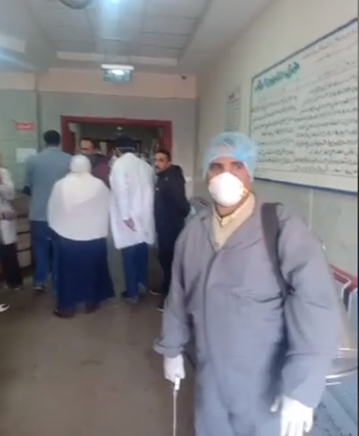 تعقيم وتطهير مستشفى دمياط العام بعد إصابة ممرضتين بفيروس كورونا (1)