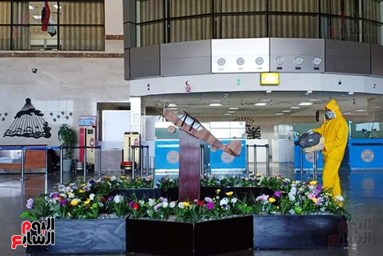 حملة تعقيم موسعة للمطارات المصرية بعد تعليق الرحلات (4)