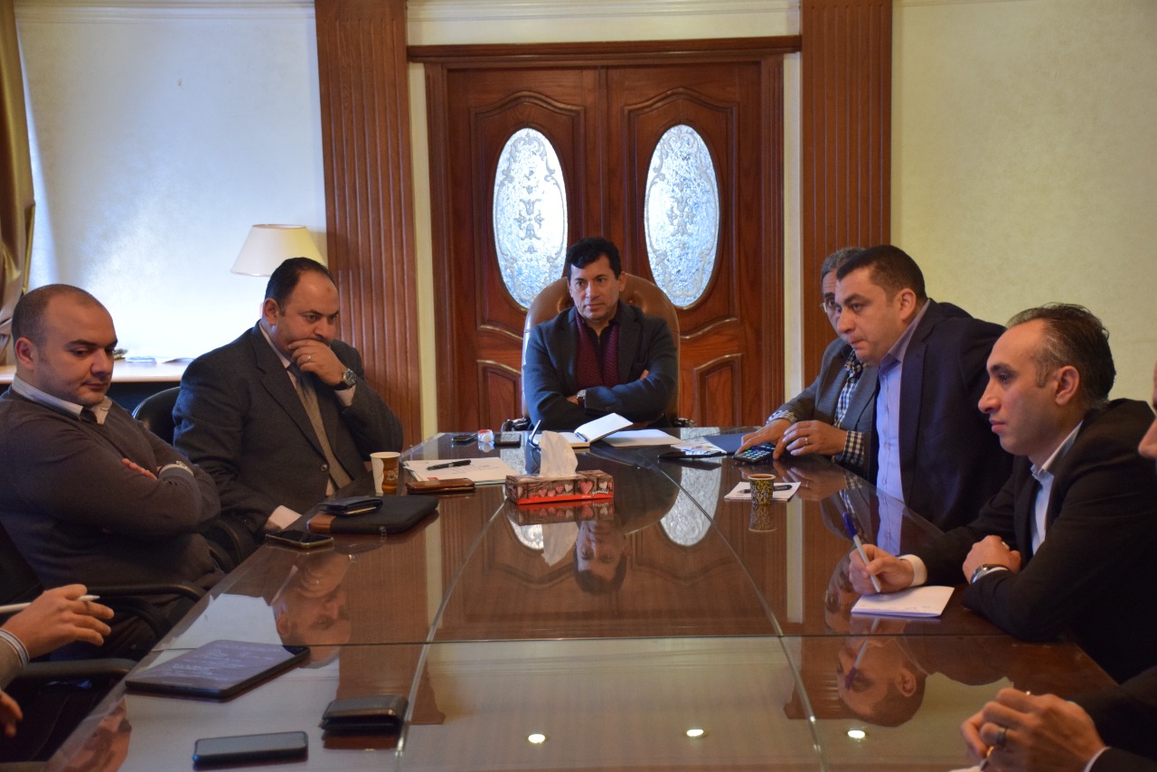 وزير الشباب والرياضة يجتمع بالاتحاد المصري للألعاب الإلكترونية (1)