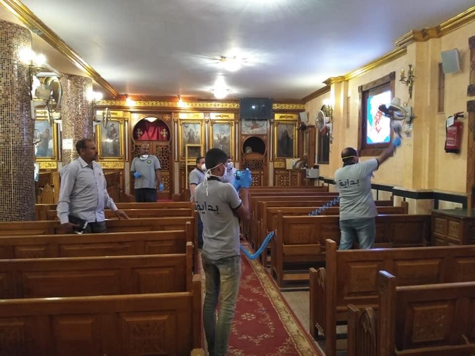 تعقيم كنيسة العذراء مريم بمدينة القصير للوقابة من كورونا (1)