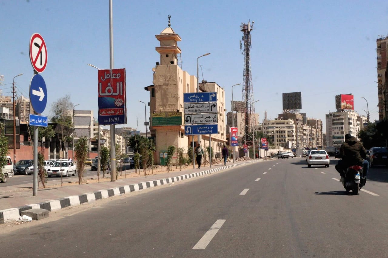 أعمال تطوير شارع جسر السويس بالقاهرة (4)