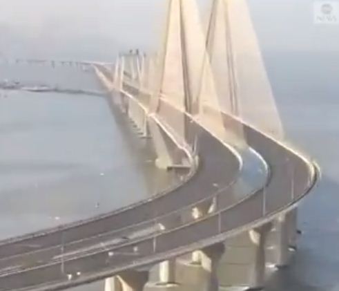 جسر مومباي يخلو من اى حركة