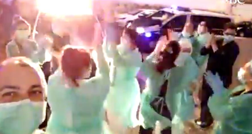 ممرضين يرقصون فى اسبانيا