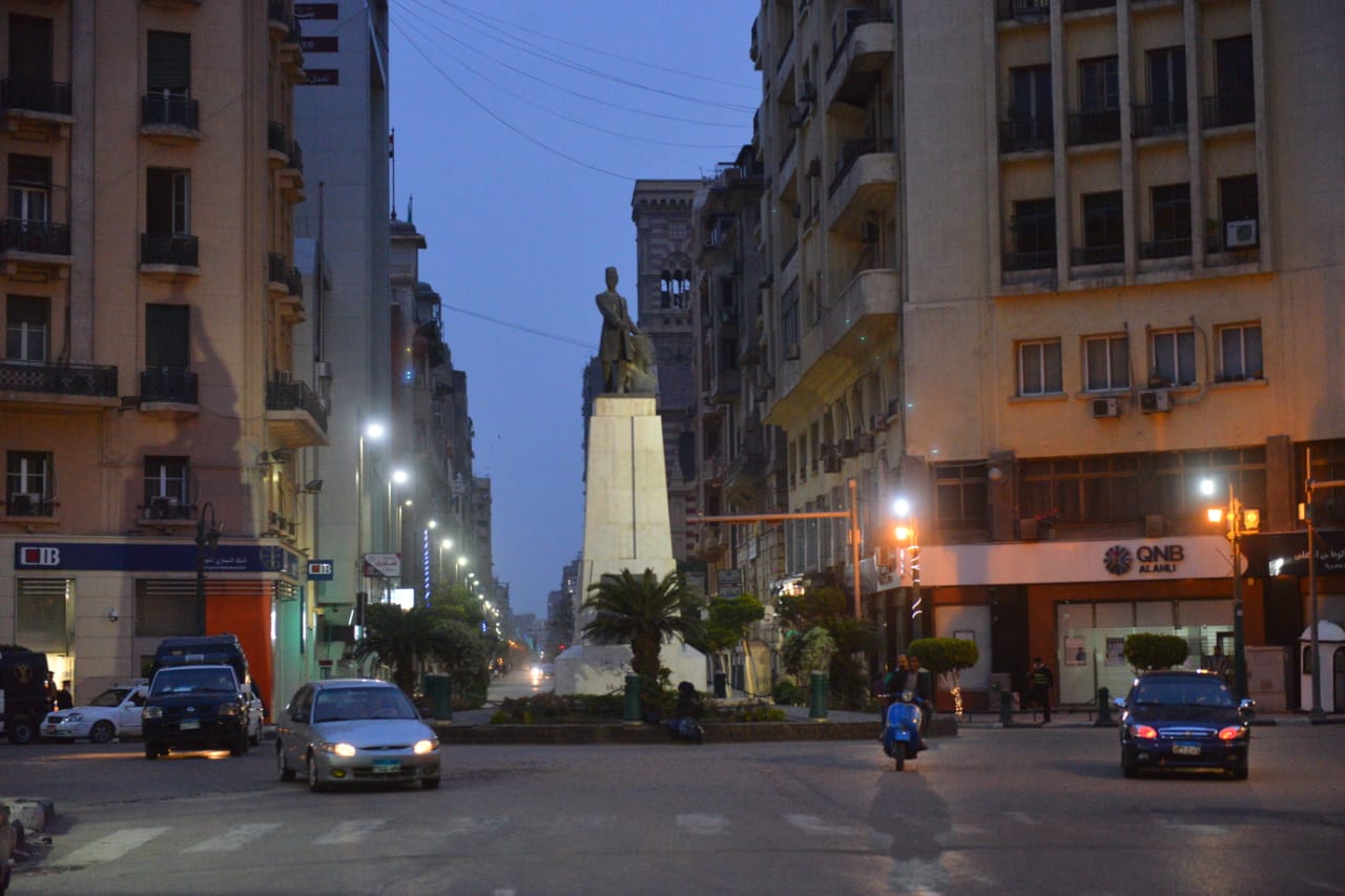 بداية حظر التجوال وسط القاهرة