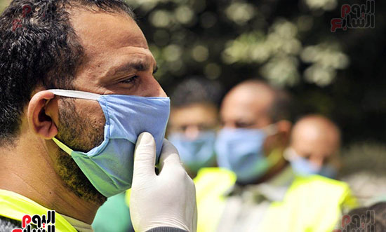 محافظ الجيزة وأبو العينين ينفذان مسحا شاملا لتطهير وتعقيم الشوارع والميادين (10)