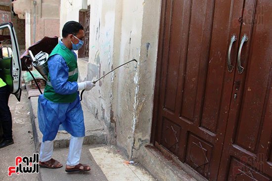 محافظ الجيزة وأبو العينين ينفذان مسحا شاملا لتطهير وتعقيم الشوارع والميادين (13)