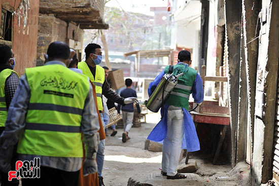 محافظ الجيزة وأبو العينين ينفذان مسحا شاملا لتطهير وتعقيم الشوارع والميادين (6)
