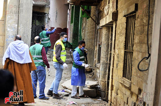 محافظ الجيزة وأبو العينين ينفذان مسحا شاملا لتطهير وتعقيم الشوارع والميادين (5)