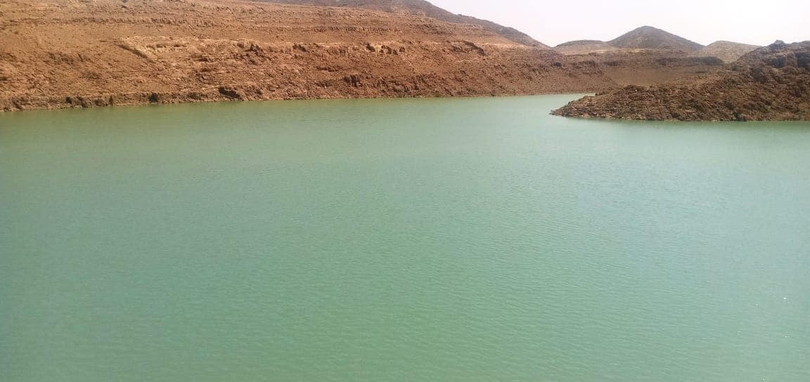 تخزين مليون متر مكعب من مياه السيول بسد الكرم بوسط سيناء (2)