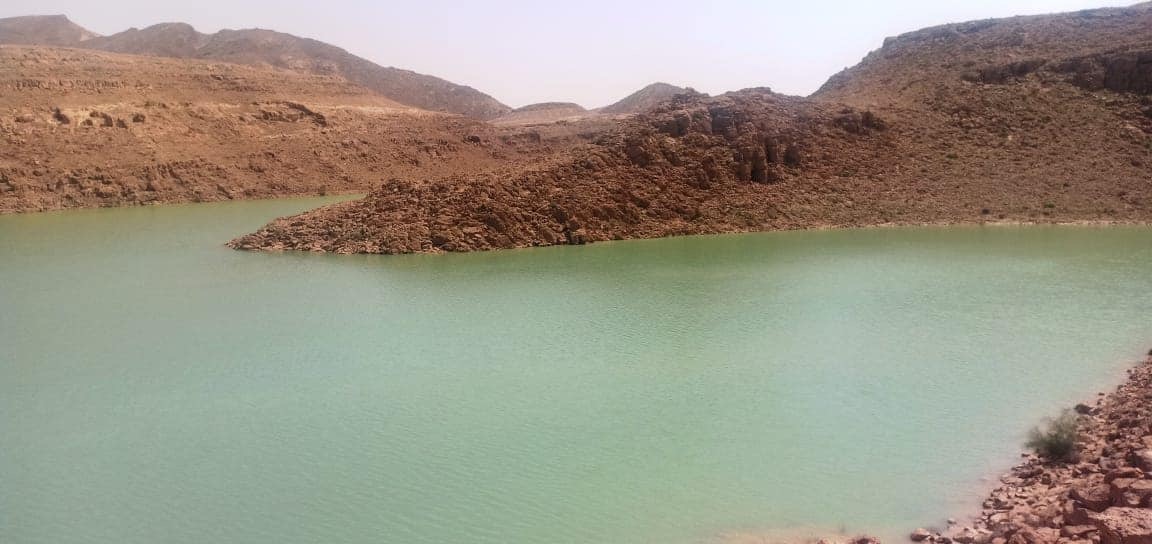 تخزين مليون متر مكعب من مياه السيول بسد الكرم بوسط سيناء (6)