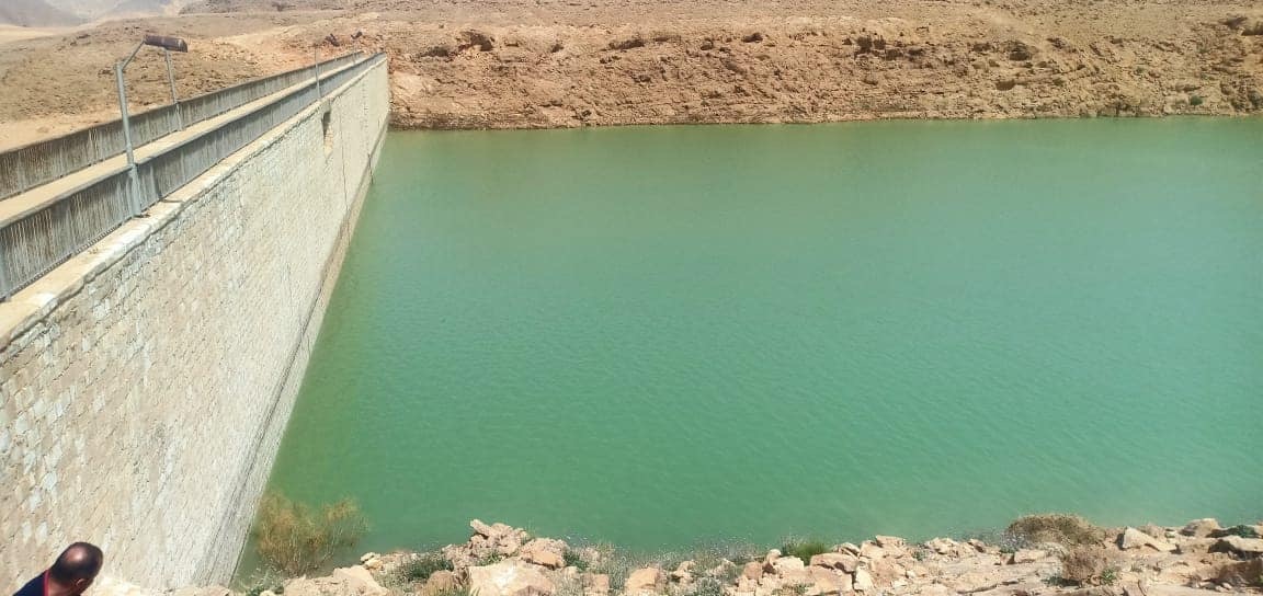 تخزين مليون متر مكعب من مياه السيول بسد الكرم بوسط سيناء (4)