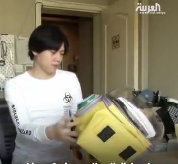 أب صيني يصمم حقيبة لأبنة لحماية من فيروس كورونا (2)