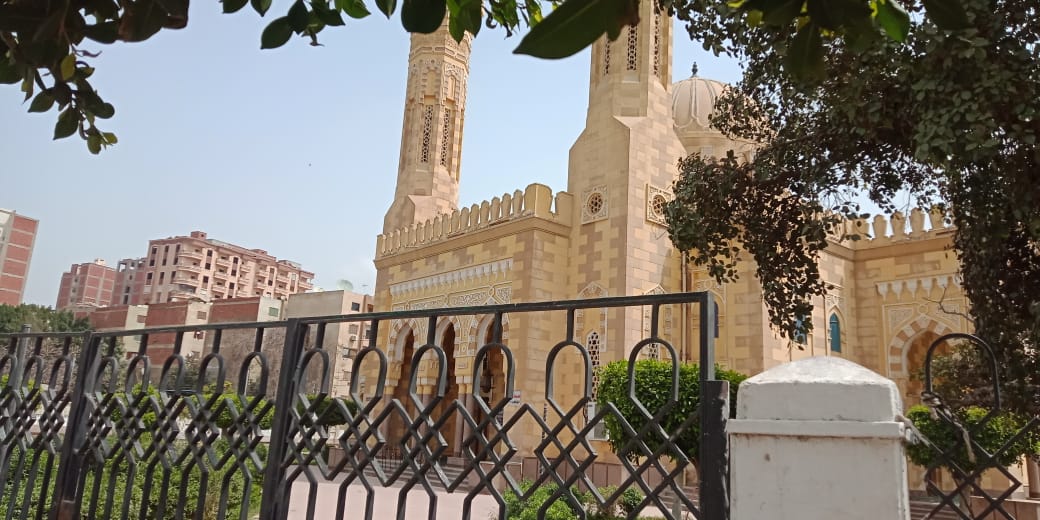 غلق أبواب مسجد ناصر ببنها أثناء صلاة الجمعة