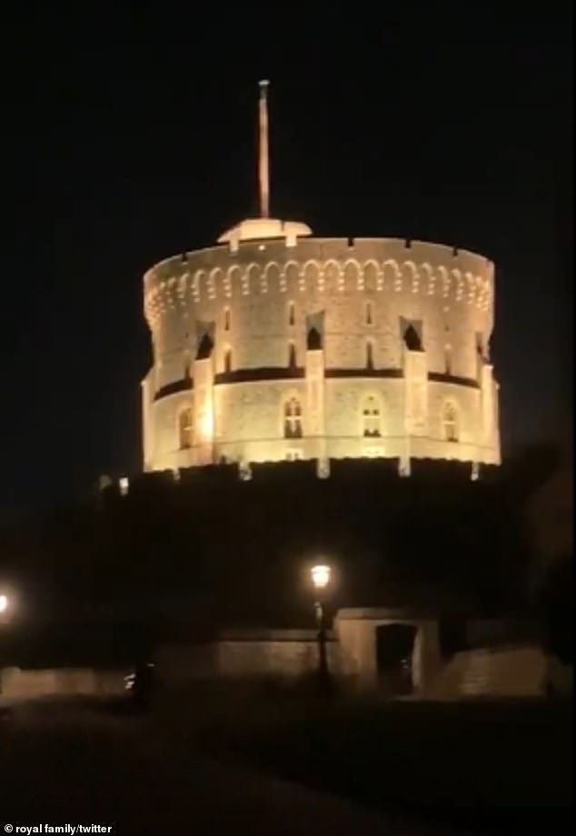 26460394-8157835-Meanwhile_the_Queen_s_Twitter_account_shared_a_video_of_Windsor_-a-57_1585259580420