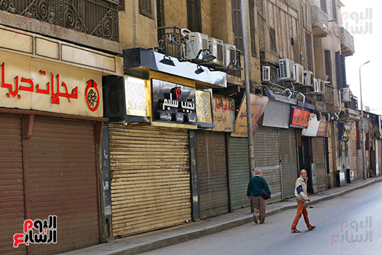 غلق المحلات فى شارع بورسعيد تطبيقا لقرار الحكومه (14)