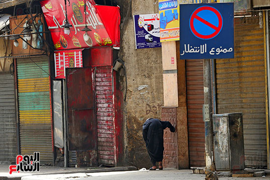 غلق المحلات فى شارع بورسعيد تطبيقا لقرار الحكومه (6)