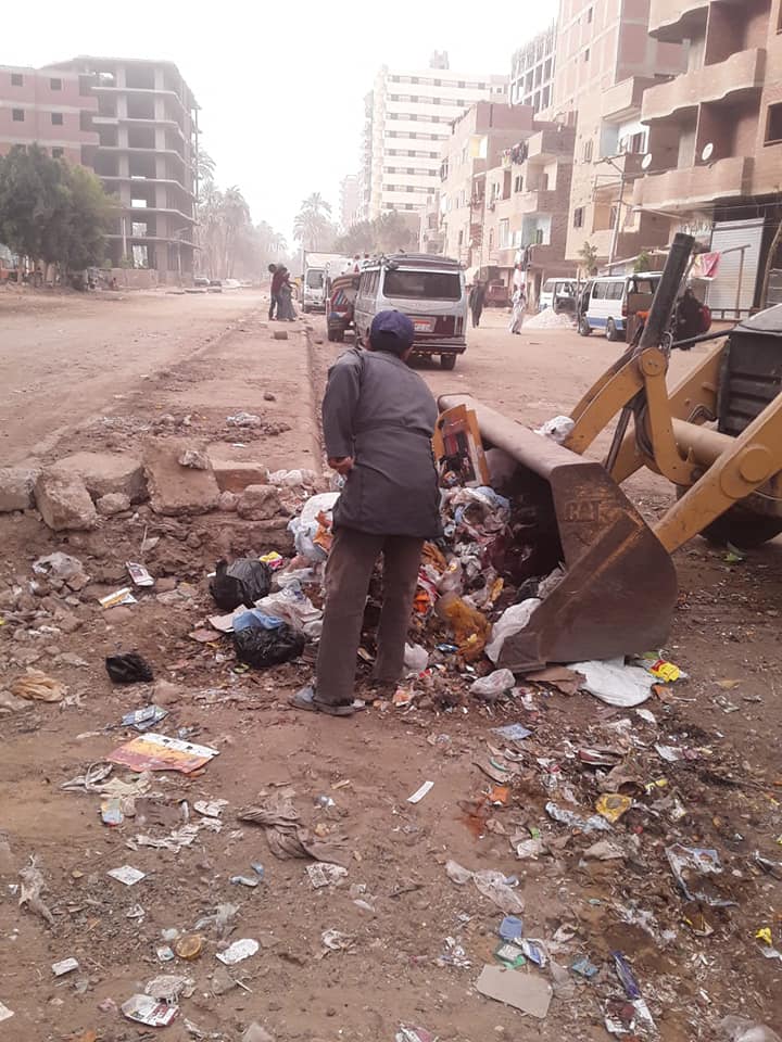 حملات رفع القمامة بمركز سوهاج (2)