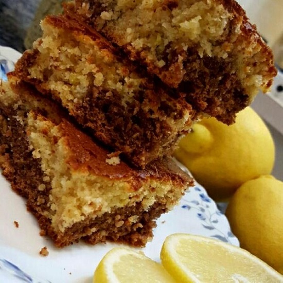 Oatmeal cake with lemon