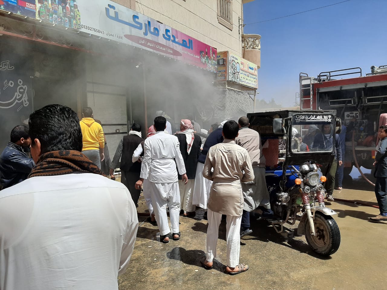 إخماد حريق نشب في أحد المحلات بمدينة الضبعة  (4)