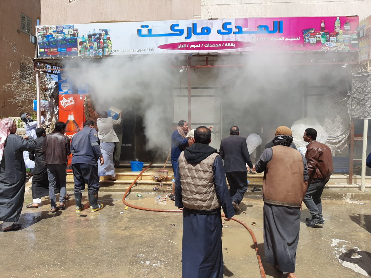 إخماد حريق نشب في أحد المحلات بمدينة الضبعة  (1)
