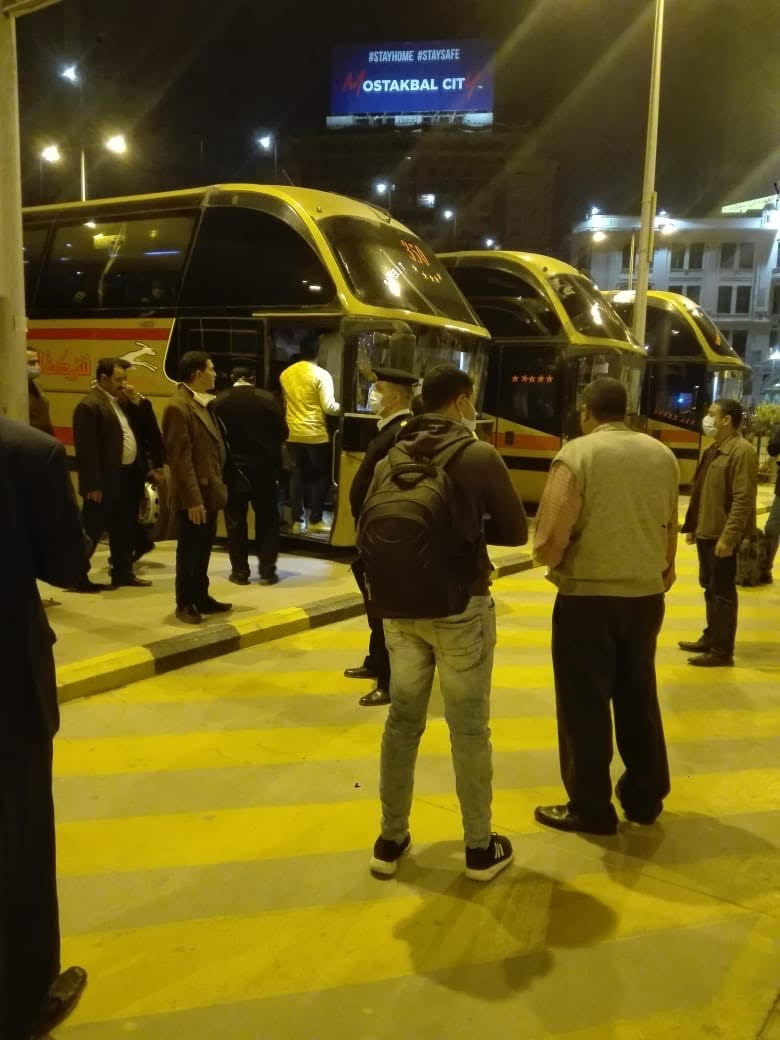 نقل ركاب قطاري 987 و983 القادمين من الأقصر و اسوان للقاهرة عبر أتوبيسات السوبرجيت  (4)