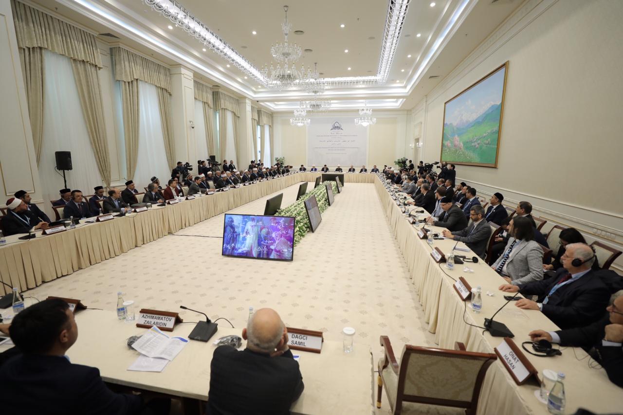 شيخ الأزهر بمؤتمر الماتريدي الدولي في أوزبكستان (1)