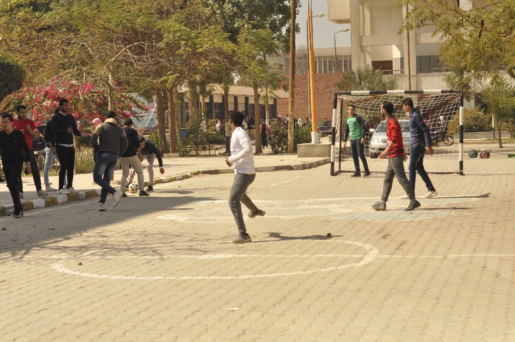 7 فرق طلابية بمدينة طالبات جامعة المنيا تتنافس على كأس مسابقة اليد (3)