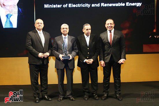 تكريم محمد شاكر وزير الكهرباء
