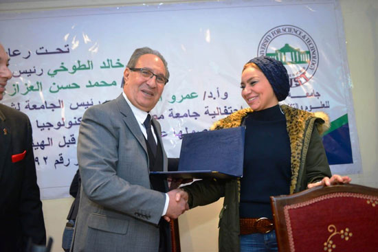جامعة مصر للعلوم والتكنولوجيا تحتفل بحصول كلية الصيدلة على شهادة الاعتماد (4)